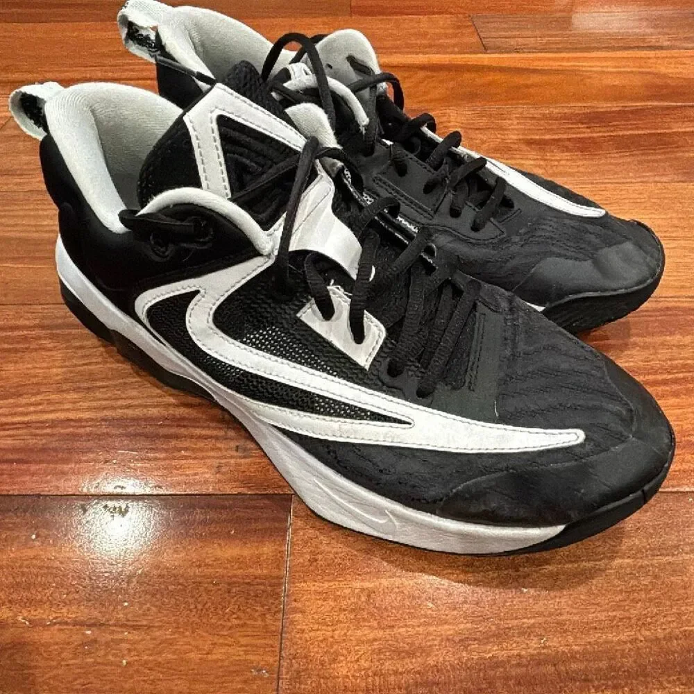 Nike Zoom Freak Black White Basketball Shoes — Size 10.5